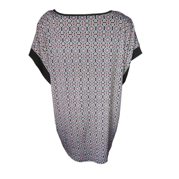 Roz & Ali Top Womens Plus Size 2X Black Geometric Short Sleeve Zipper Detail - Picture 4 of 8